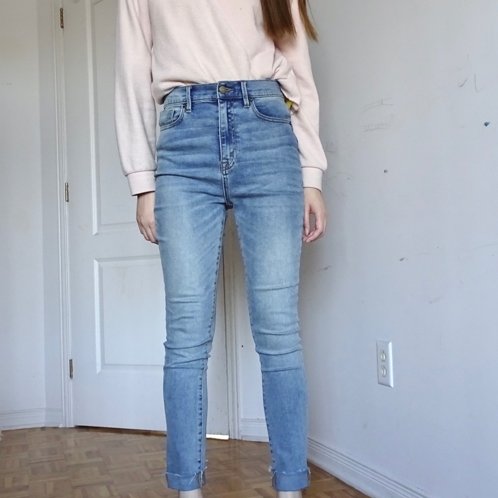 BDG UO TWIG SUPER HIGH RISE DENIM JEANS